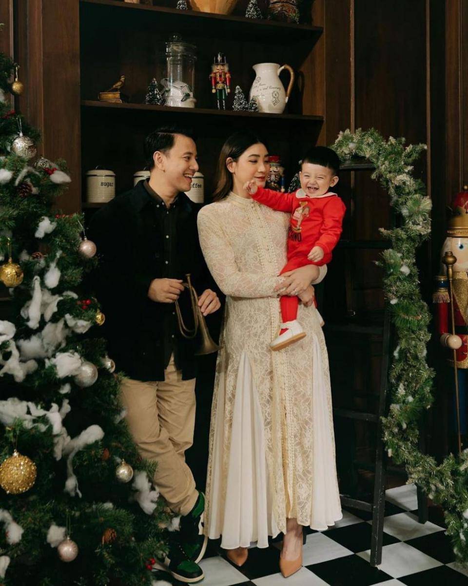 pemotretan keluarga Billy Davidson bertema Natal (instagram.com/billydavidson_)