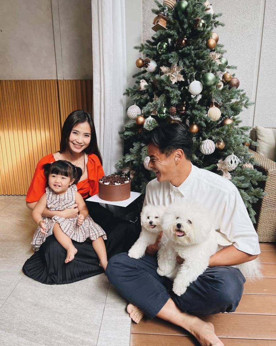 potret keluarga Diyon Wiyoko saat merayakan Natal (instagram.com/fionaanthony)