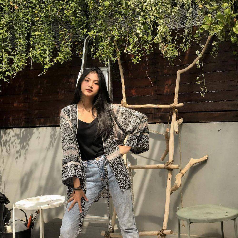 outfit santai untuk hangout ala Flavio Zaviera (instagram.com/flaviozavieraa)