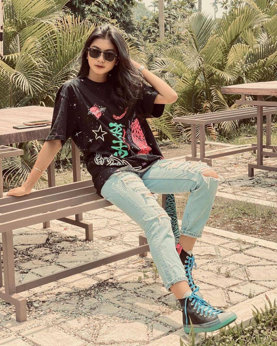 outfit santai untuk hangout ala Flavio Zaviera (instagram.com/flaviozavieraa)