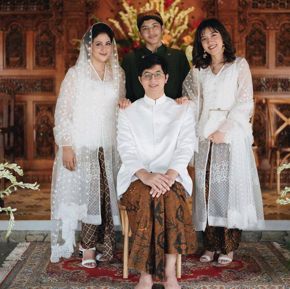 Kebaya Ify Alyssa. (instagram.com/ifyalyssa)