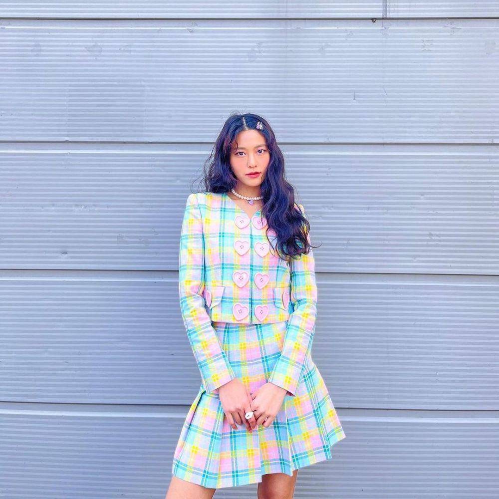Seolhyun (instagram.com/s2seolhyuns2)