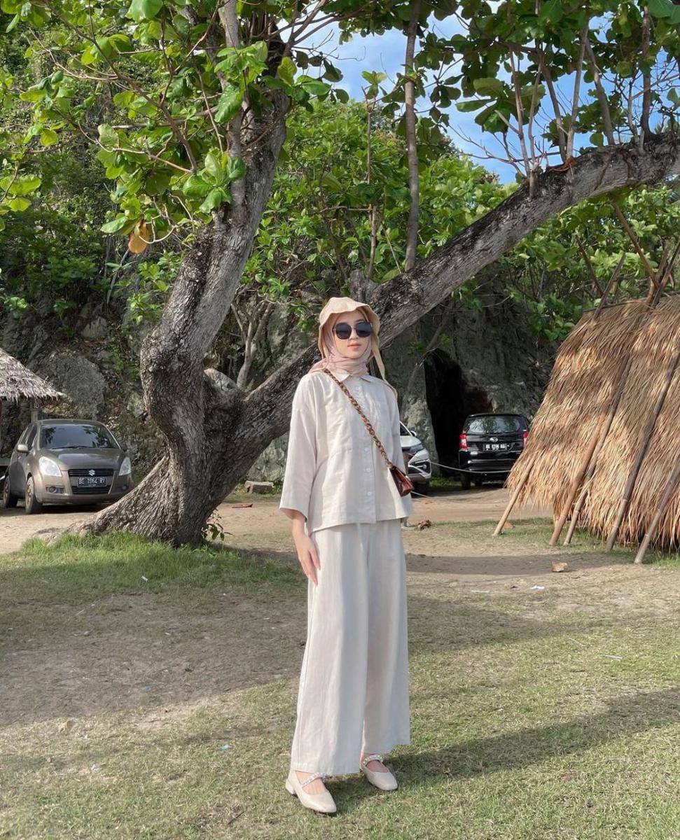 outfit kasual ala Vina Maulina (instagram.com/vinamaulina)