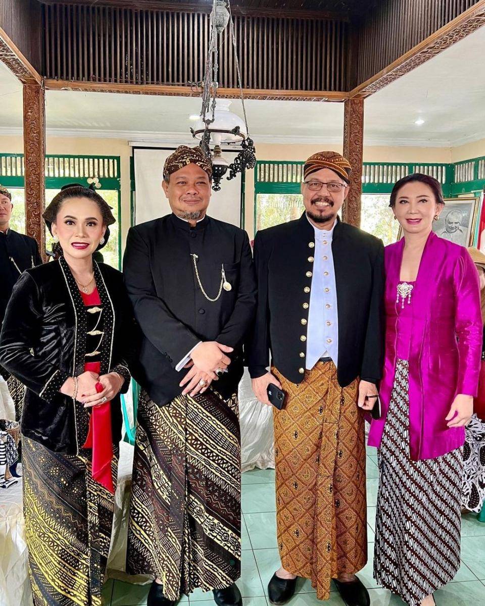 Kebaya Aylawati Sarwono. (instagram.com/aylawati_sarwono)