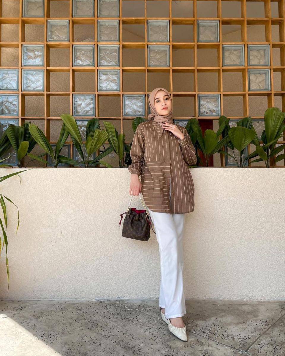 outfit kasual ala Vina Maulina (instagram.com/vinamaulina)