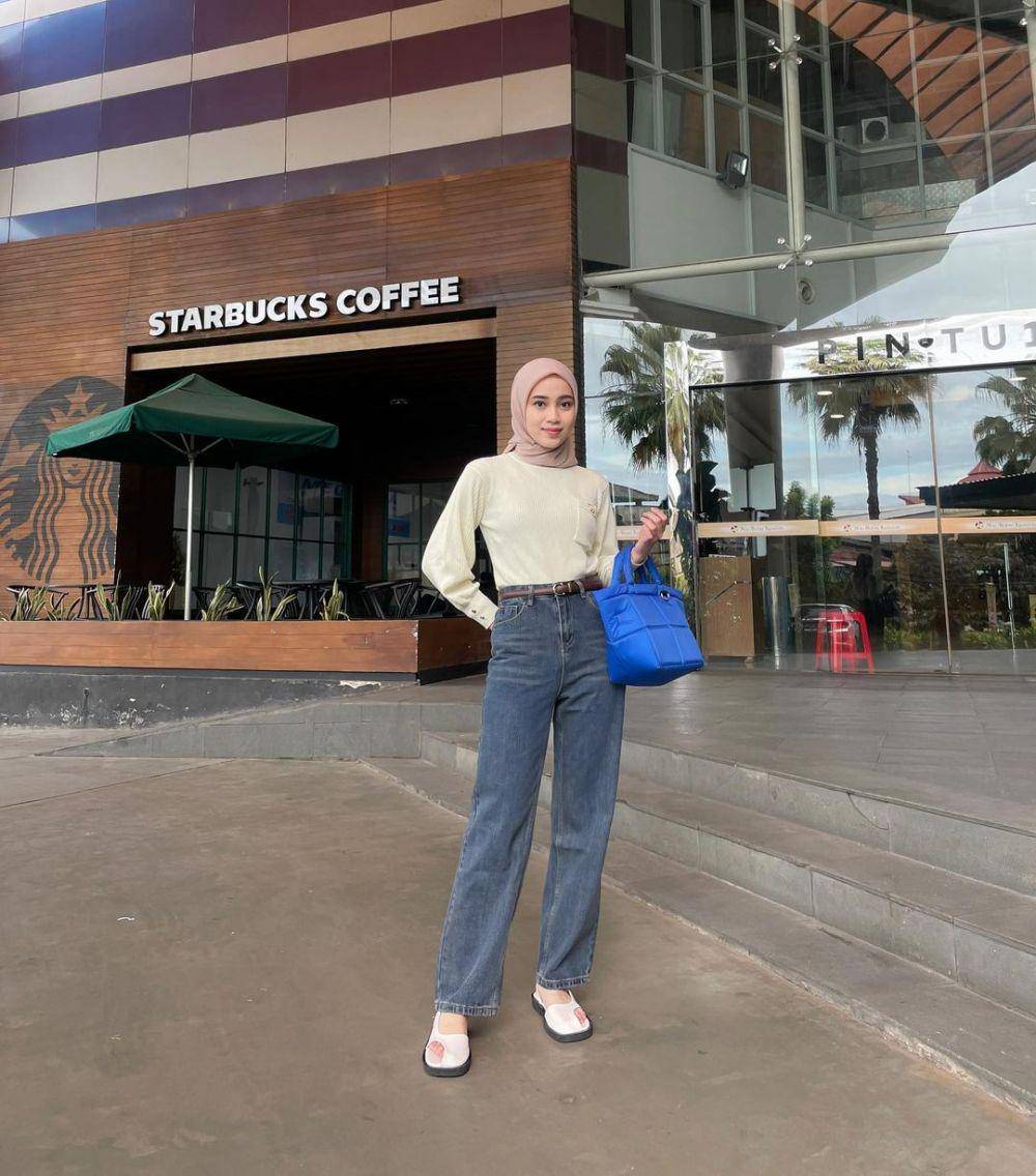 outfit kasual ala Vina Maulina (instagram.com/vinamaulina)