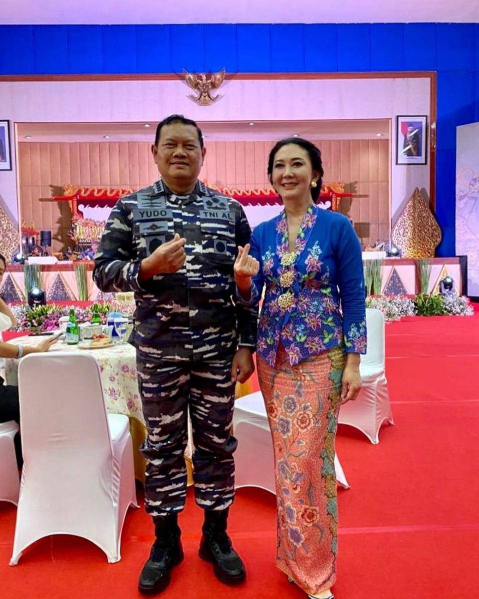 Kebaya Aylawati Sarwono. (instagram.com/aylawati_sarwono)