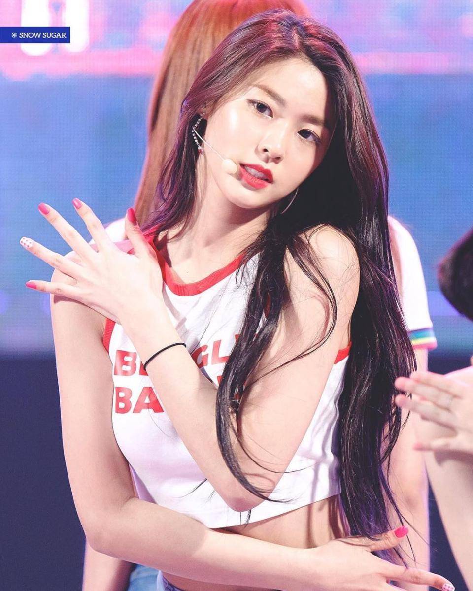 Seolhyun (instagram.com/s2seolhyuns2)