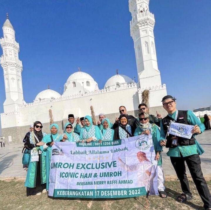 Momen Bopak Castello Umrah Bareng Istri. (instagram.com/bopakcastello_new)