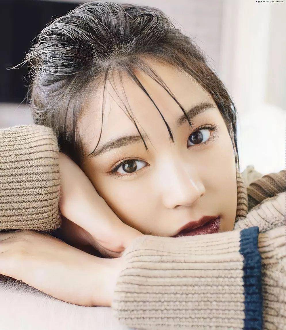 Suzu Hirose (instagram.com/suzu_hirose_love2)