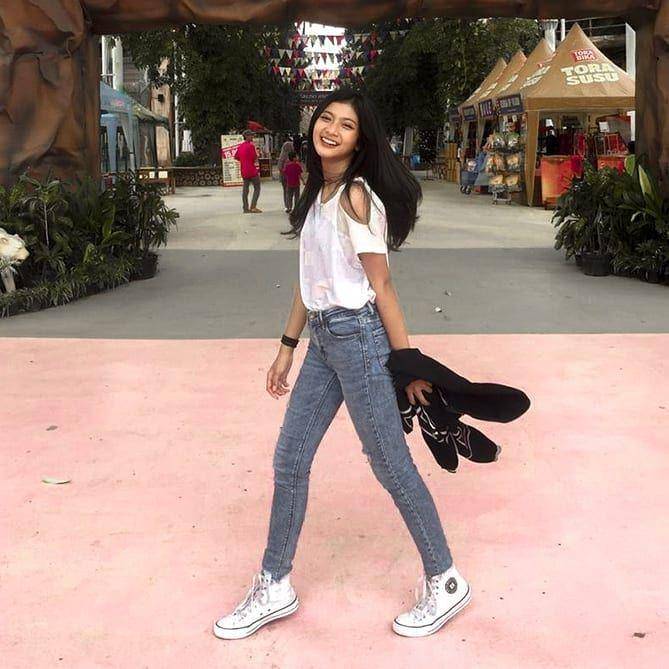 outfit santai untuk hangout ala Flavio Zaviera (instagram.com/flaviozavieraa)