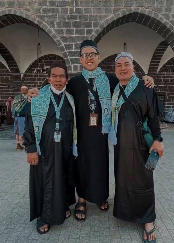 Momen Bopak Castello Umrah Bareng Istri. (instagram.com/bopakcastello_new)