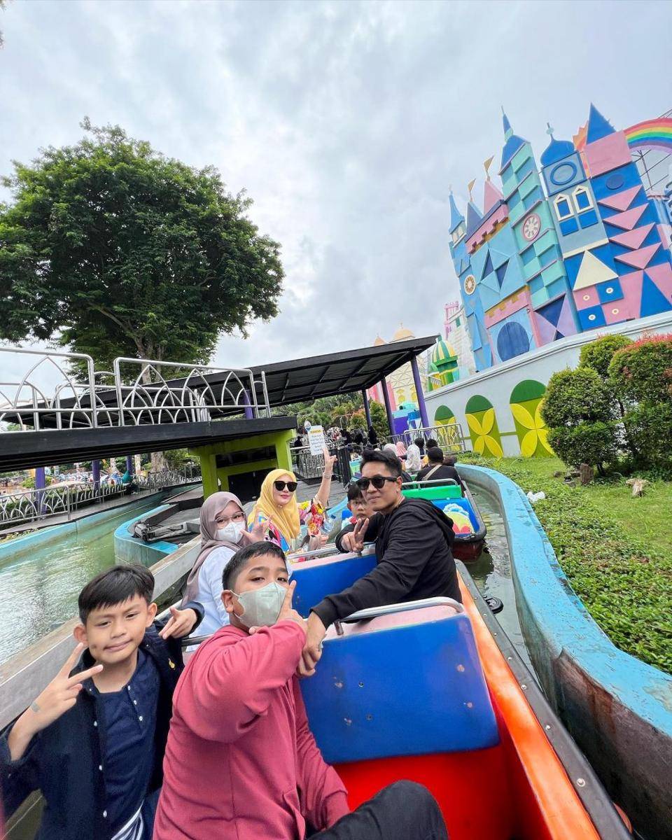 potret Juliana Moechtar dan keluarga liburan di Dufan (instagram.com/julianamoechtar)