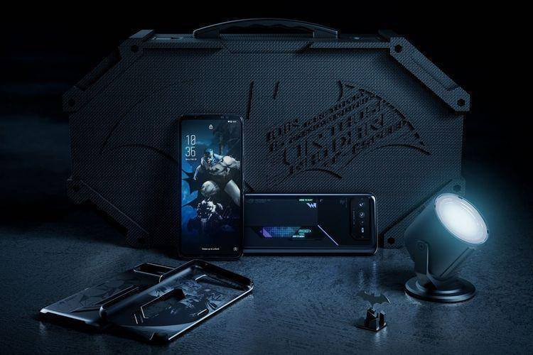 berbagai aksesori bernuansa Batman untuk melengkapi Asus ROG Phone 6 Batman Edition (rog.asus.com/id)
