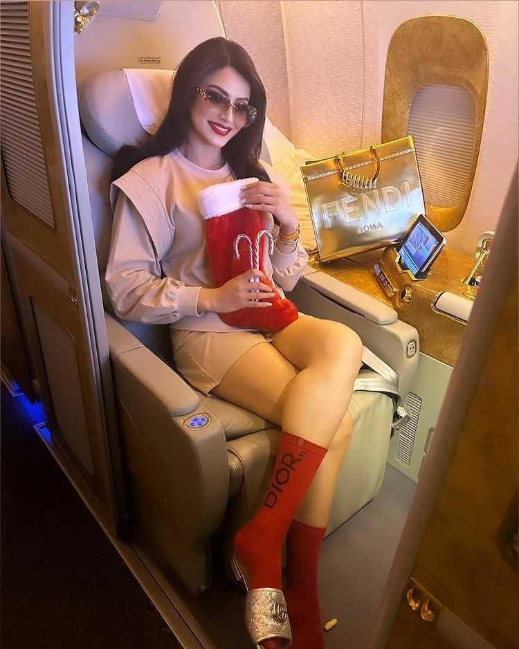 Urvashi Rautela (instagram.com/urvashirautela)