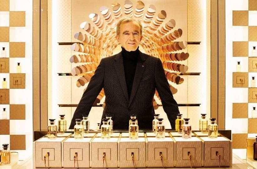 ilustrasi Bernard Arnault menghadiri acara (indiatimes.com)