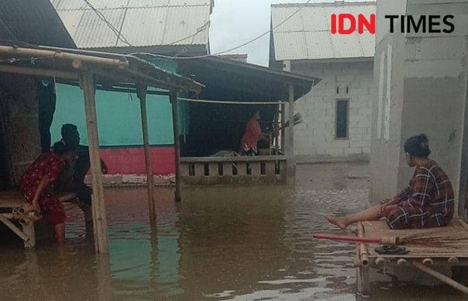 Banjir Rob Rendam Ratusan Rumah di Pesisir Utara Karawang dan Subang