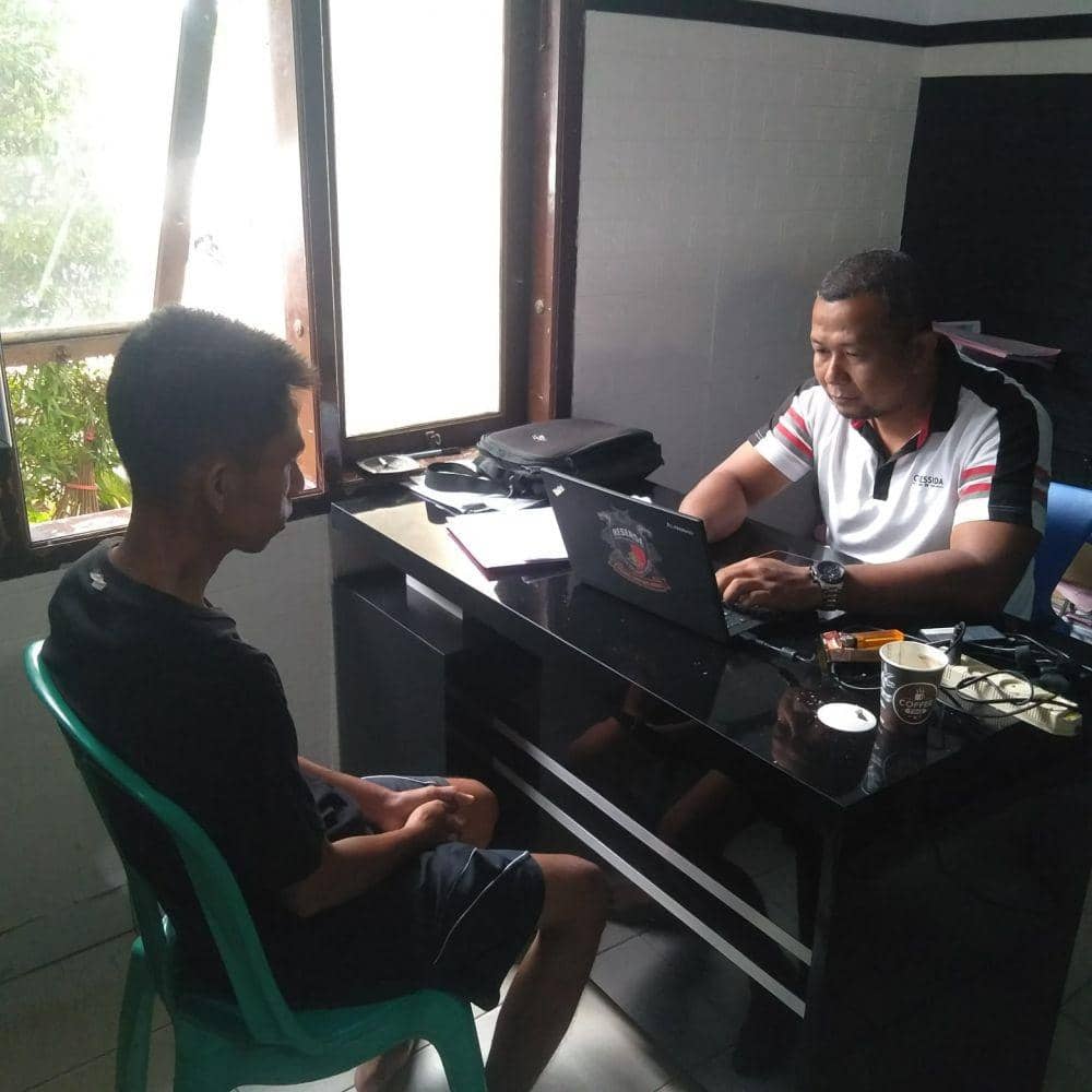 Kenal via MiChat, Pemuda Lampura Bawa Kabur dan Setubuhi Anak 12 Tahun