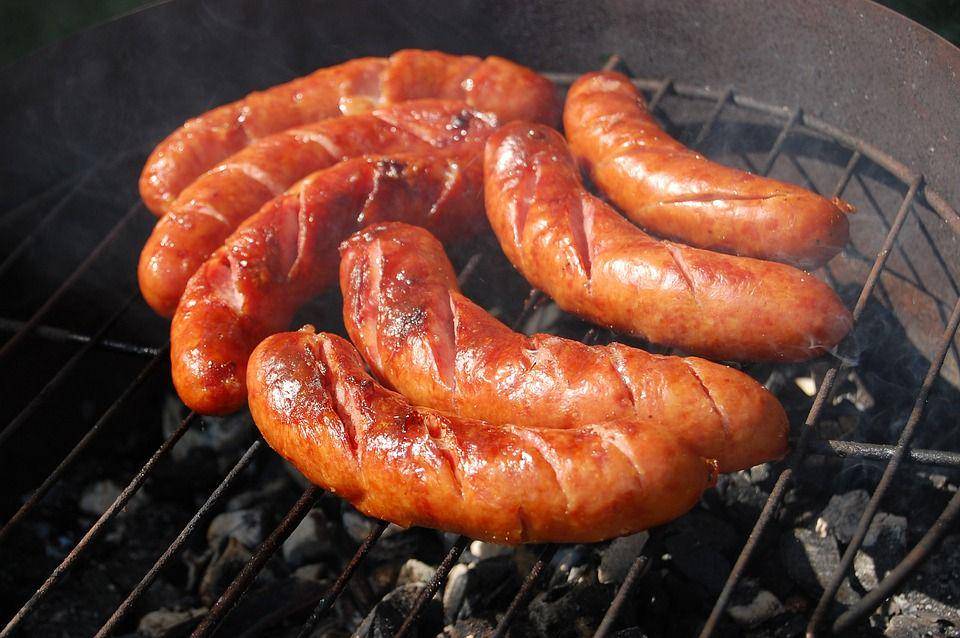 ilustrasi sosis bakar (pixabay.com/Michal Jarmoluk)