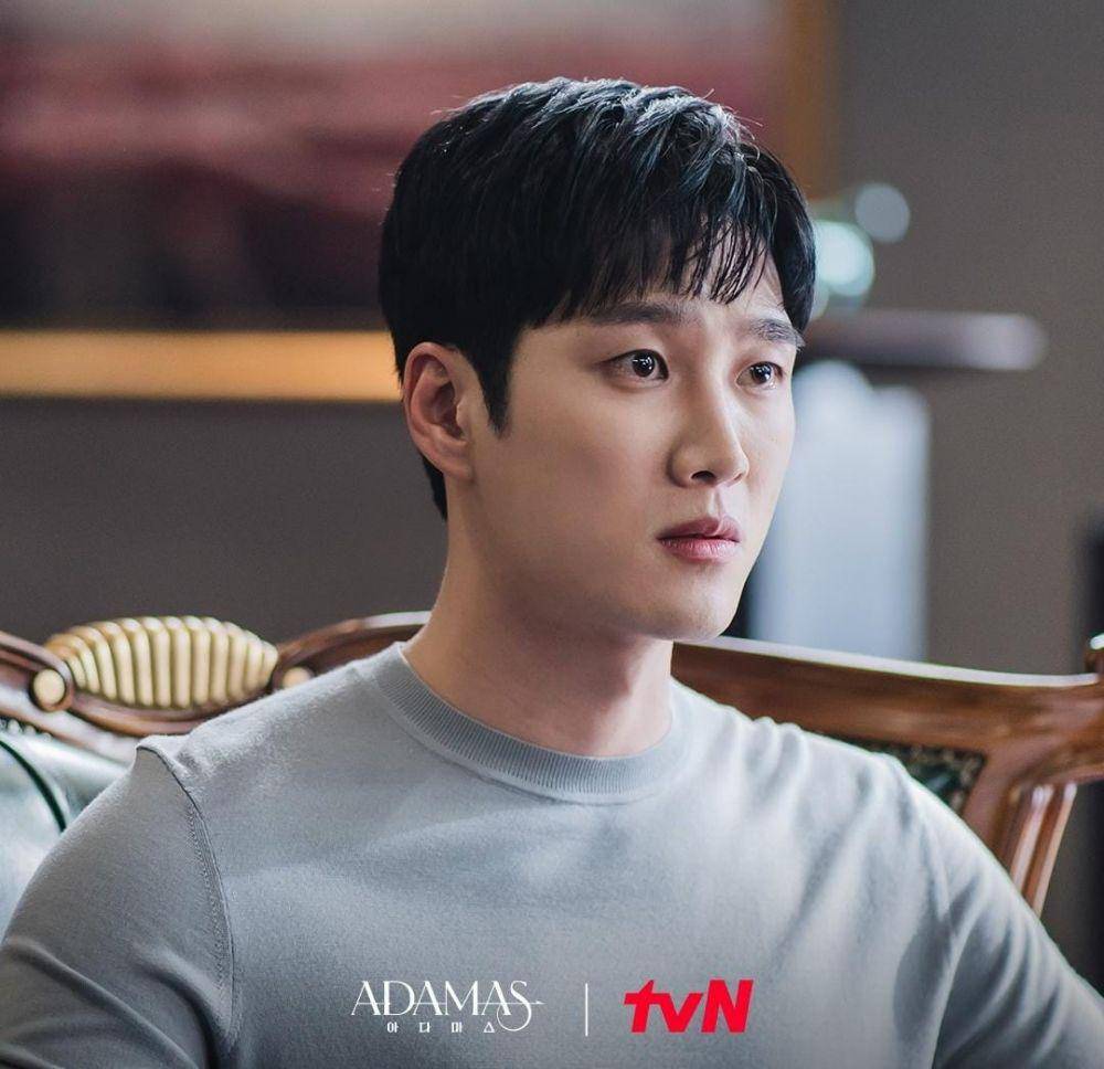 Ahn Bo Hyun di drama Adamas (instagram.com/tvn_drama)