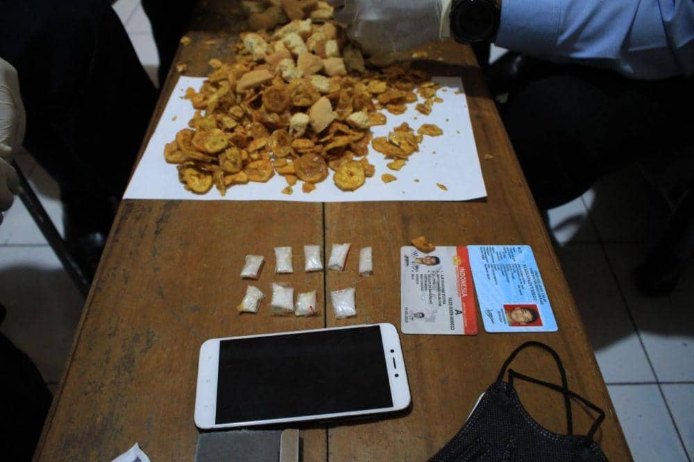 Diduga Buat Pesta Tahun Baru, Paket Sabu Diselundupkan Pakai Keripik