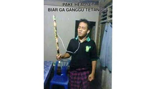 meme tentang petasan di tahun baru (facebook.com/Kumupulan Meme)
