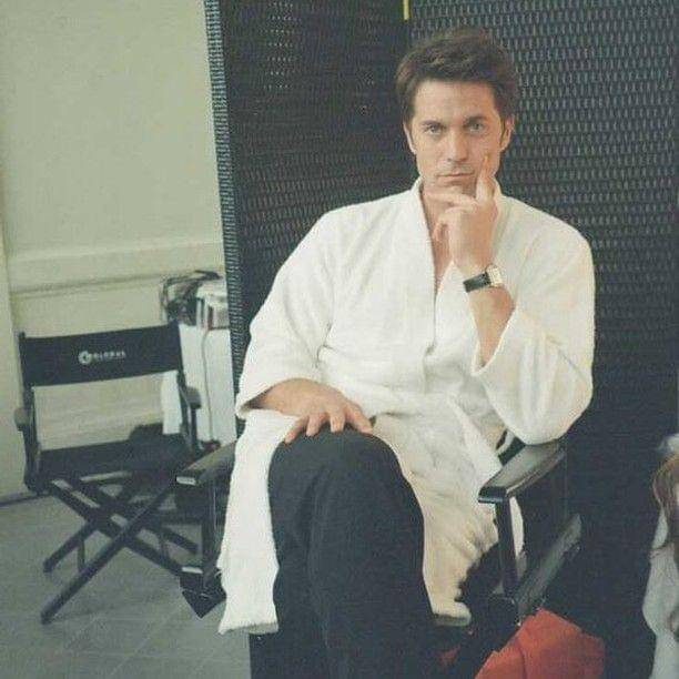 potret Lucas Bravo (instagram.com/emilyinparis)