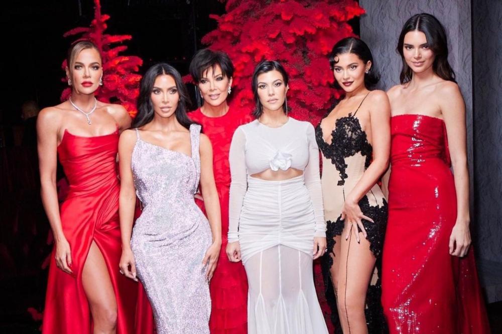 10 Potret Natal 2022 Keluarga Kardashian dan Jenner, Mewah Banget!