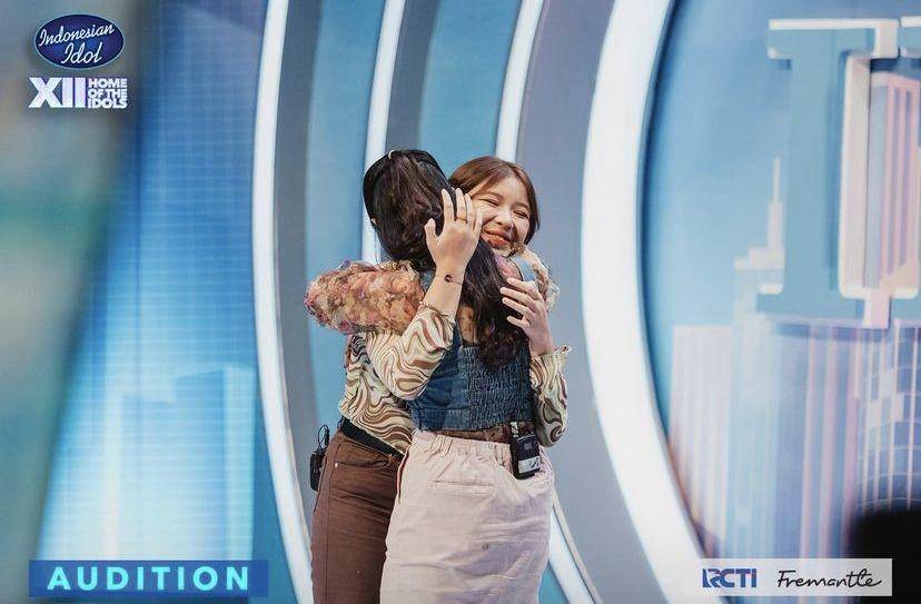 potret Tiara Andini berpelukan dengan Gabrielle (instagram.com/indonesianidolid)