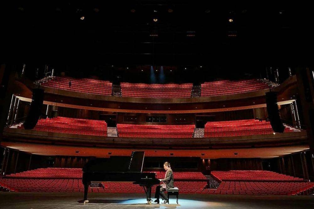 JIEXPO Convention Center and Theater (instagram.com/elwinhendrijanto)