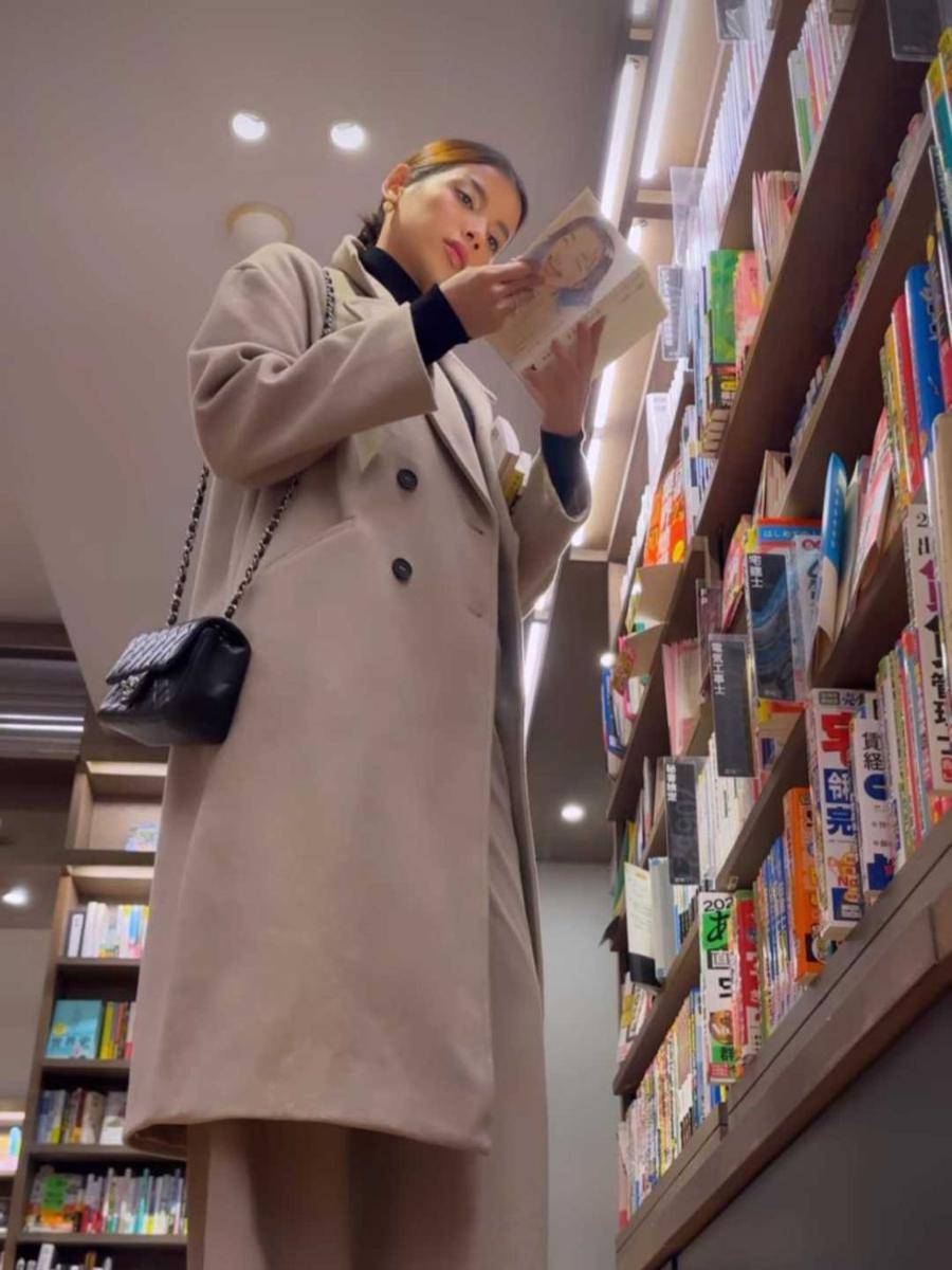 Ke perpustakaan Jepang. (ig/sabrinachairunnisa_)