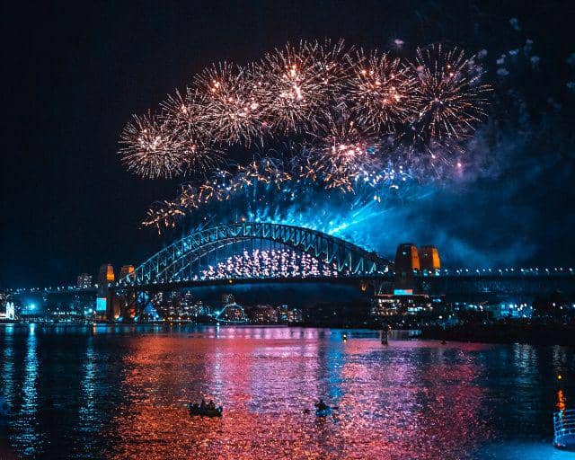 Kota Sydney dengan Opera House di malam Tahun Baru (unsplash.com/Andreas Dress)