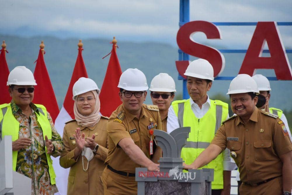 Resmikan Bendungan Sadawarna, Jokowi: Tak Naik Produksi Padinya Awas!