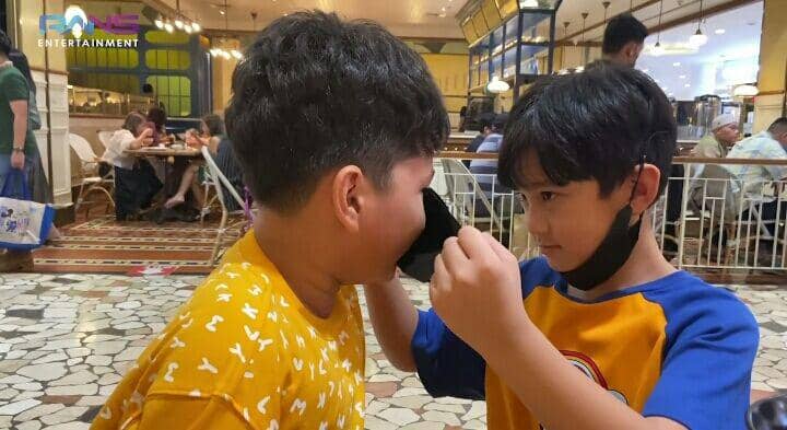 Rafathar dan dua sahabat difabelnya (youtube.com/Rans Entertainment)