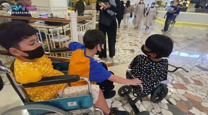 Rafathar dan dua sahabat difabelnya (youtube.com/Rans Entertainment)