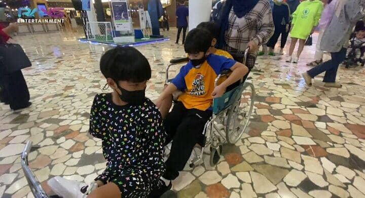 Rafathar dan dua sahabat difabelnya (youtube.com/Rans Entertainment)