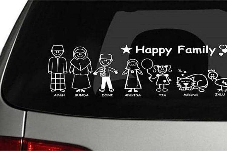 Waspada! Pasang Stiker di Kaca Mobil Bisa Mengundang Penjahat