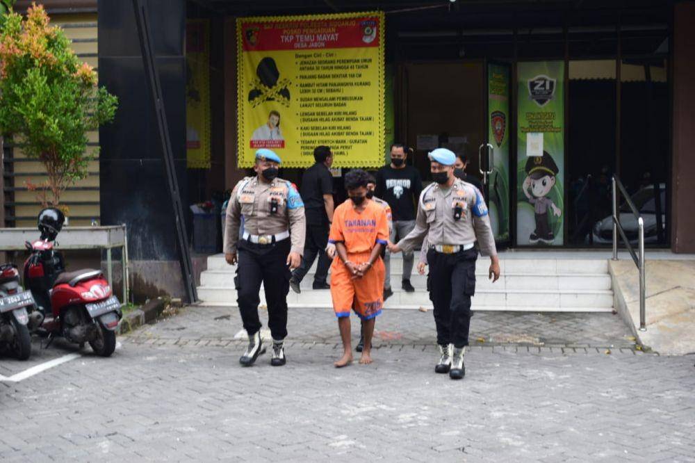 Pelaku pembunuhan wanita di Kos daerah Krembung, Sidoarjo, Selasa (27/12/2022). (Dok. Humas Polresta Sidoarjo).