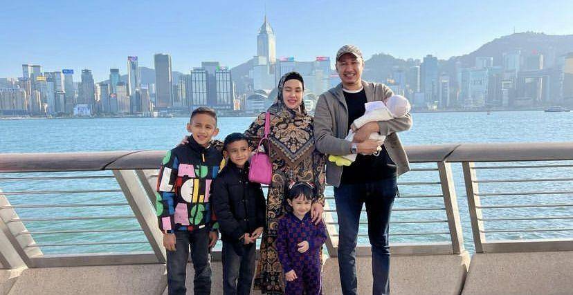 Kartika Putri dan keluarga liburan ke Hongkong (instagram.com/kartikaputriworld)