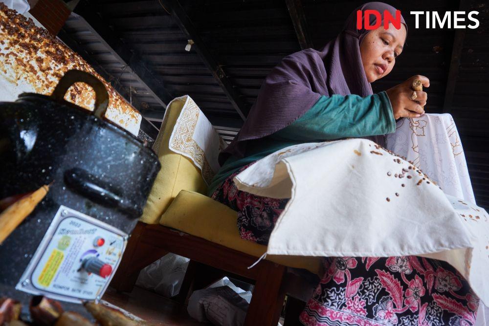 [FOTO] Transisi Energi Listrik untuk Batik Khas Semarangan Lestari