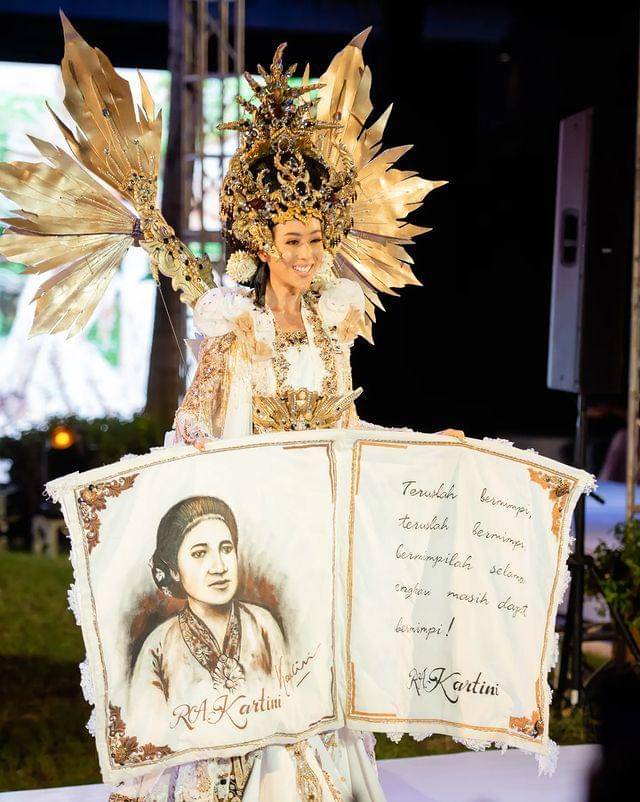 Potret Kostum Nasional Indonesia di Berbagai Ajang Kecantikan Dunia Sepanjang 2022 (Instagram.com/mahakaryadutapesonaindonesia)