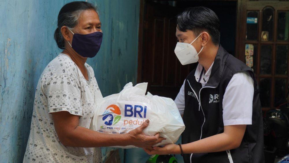 BRI Berikan Sembako dan Santunan di Regional Office Seluruh Indonesia
