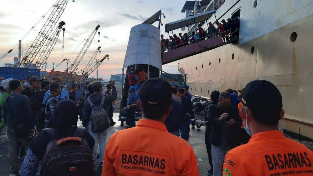 500 Wisatawan asal Karimunjawa Akhirnya Tiba di Tanjung Emas, Ada 49 Turis Asing