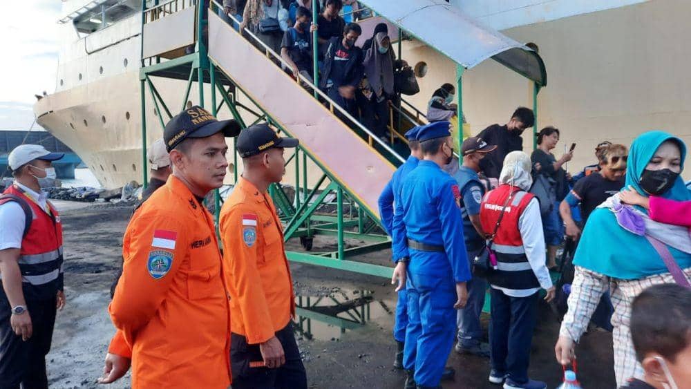 KM Kelimutu menempuh perjalanan 25 jam lebih dengan rute deviasi dari Pelabuhan Sampit ke Karimunjawa lalu menuju ke Pelabuhan Tanjung Emas Semarang. (IDN Times/Dok Humas Basarnas Semarang)