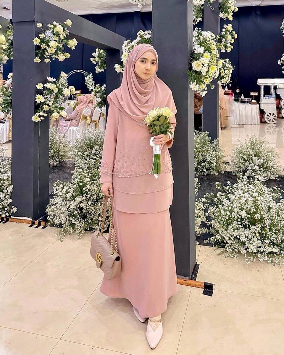 gamis hijab dari feminin sampai mewah (instagram.com/richaeu)