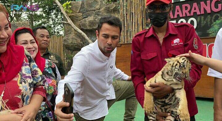 Rayyanza ke kebun binatang (youtube.com/Rams Entertainment)