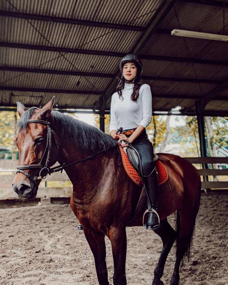 potret Anya Geraldine olahraga berkuda (instagram.com/anyageraldine)