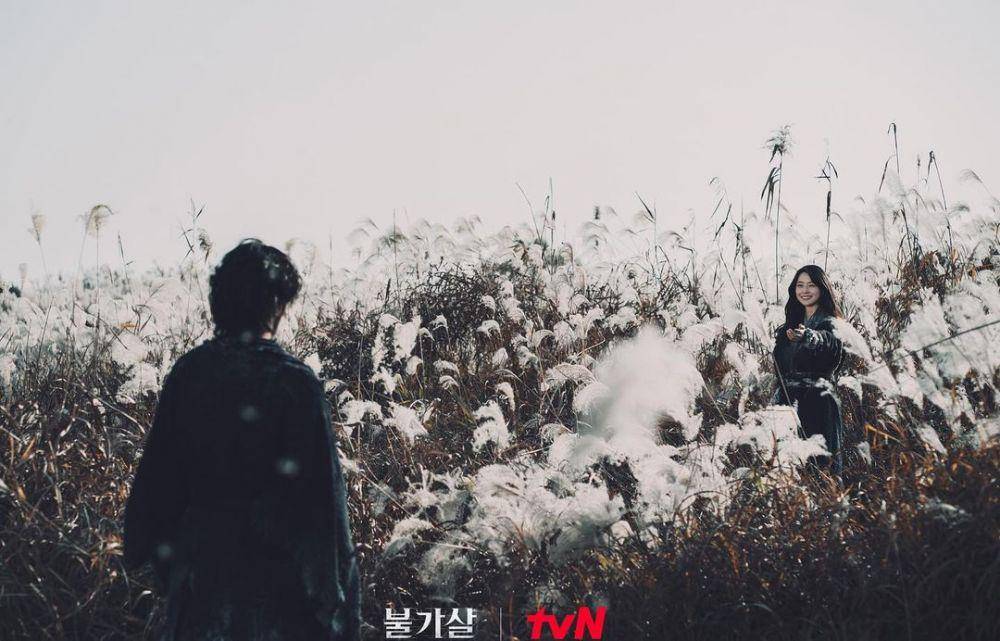 Bulgasal (Lee Jin Uk) dan Bulgasal (Kwon Na Ra) di Bulgasal: Immortal Souls (instagram.com/tvn_drama)