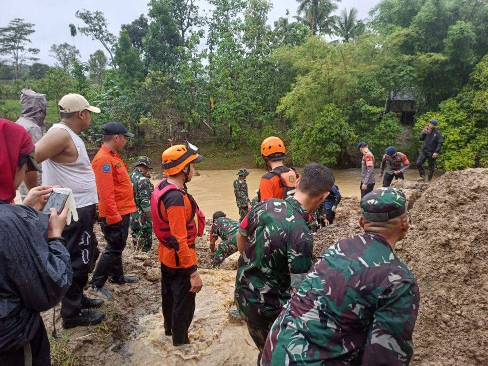 Makassar Kirim Satu Regu Bantu Cari Korban Longsor di Maros