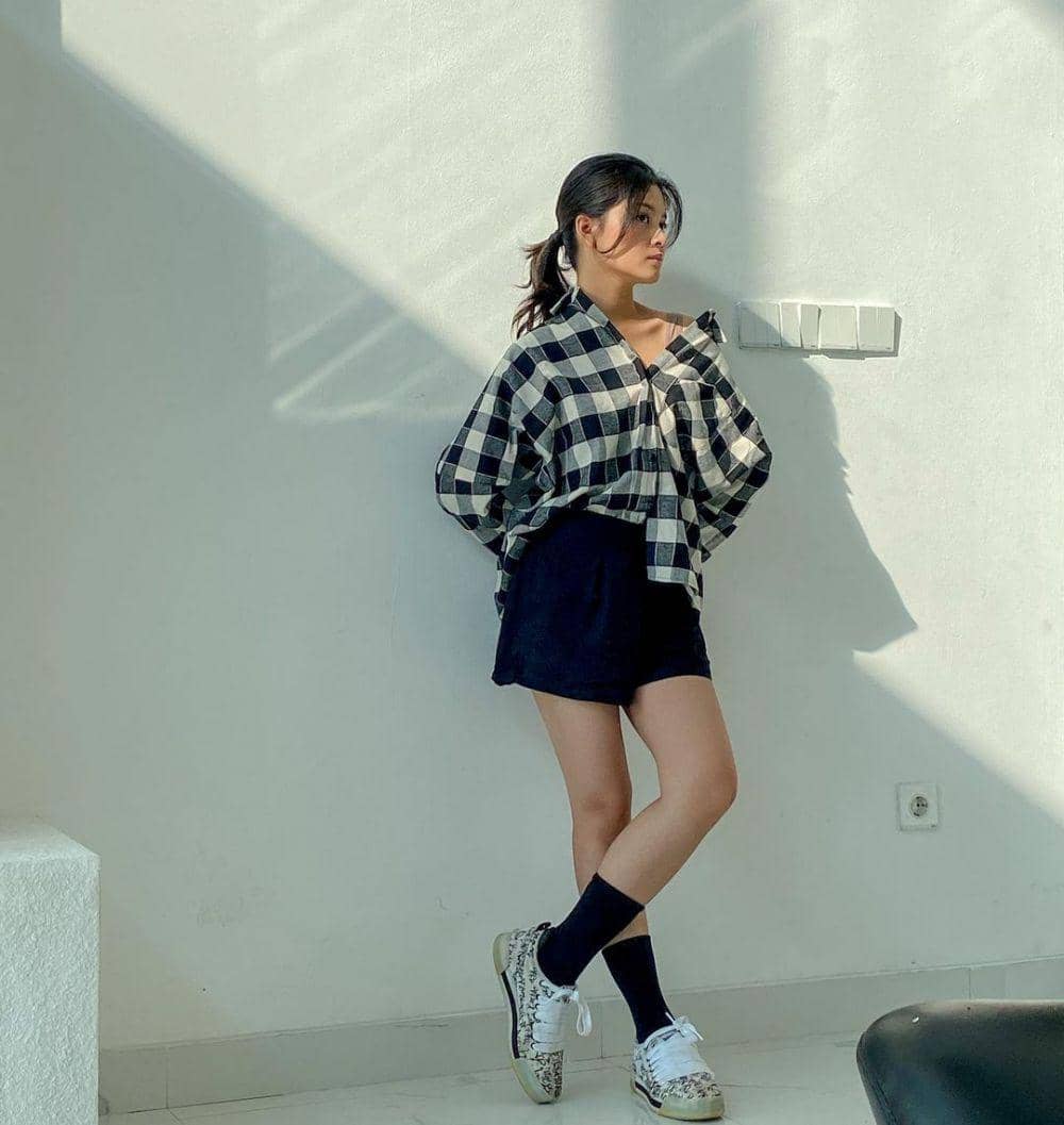 Yoriko Angeline dan outfit casualnya(instagram.com/yorikooangln_)